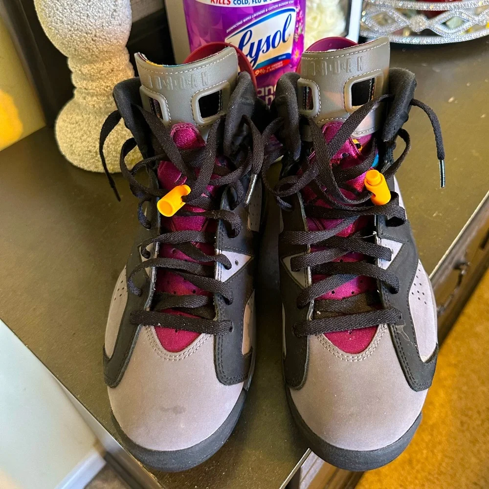 Men’s Air Jordan 6 Retro GS 'Bordeaux'
Size 9. Classic Release . Good condition - Picture 1 of 13